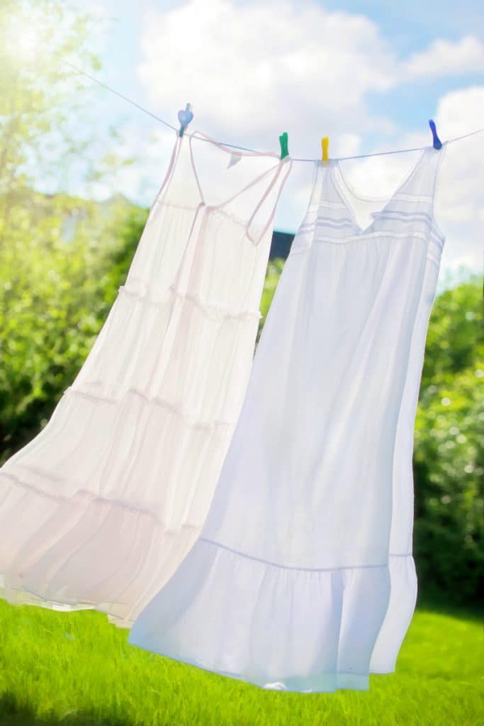 How does the portable washing machine work?