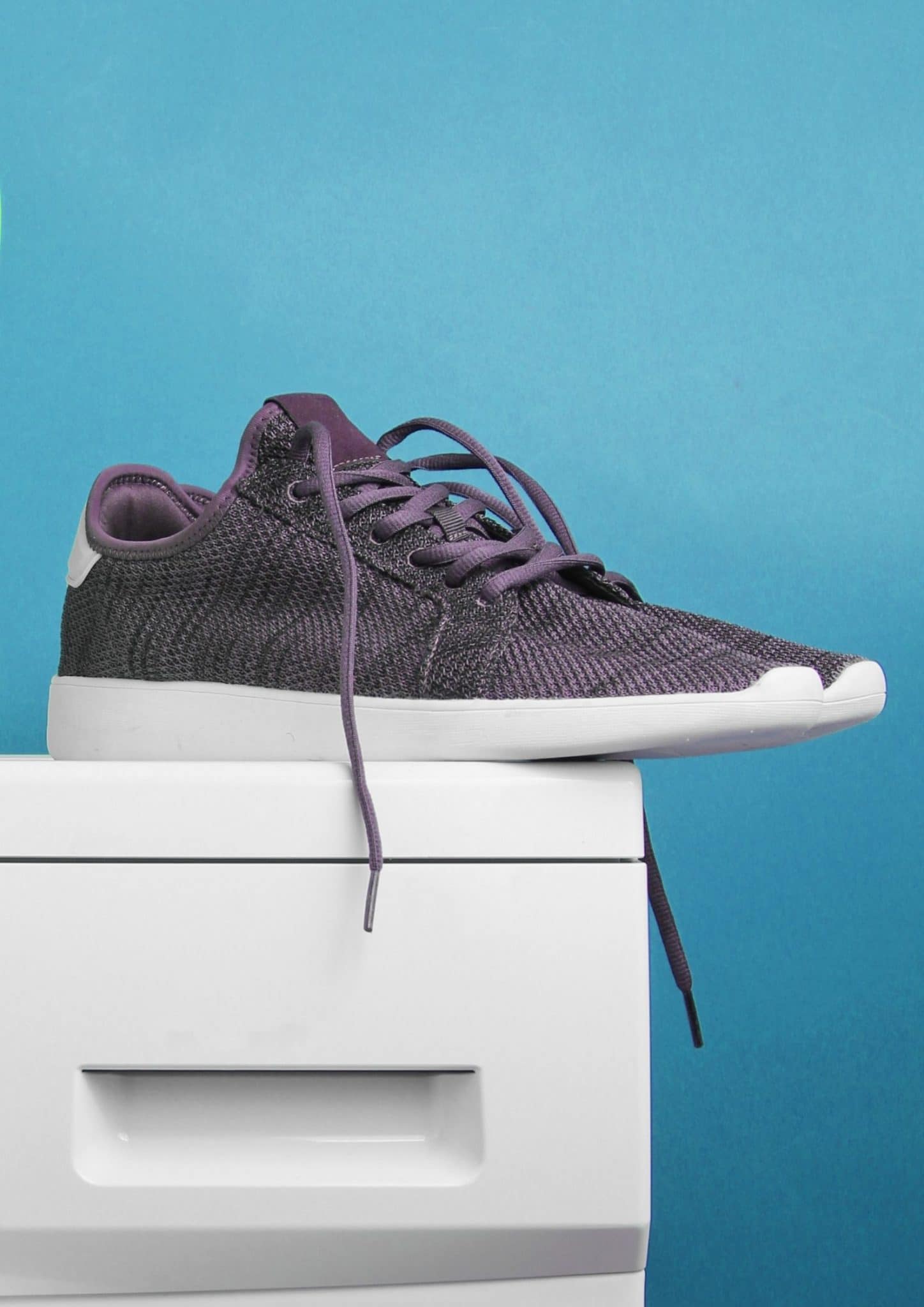 How to wash shoes in a washer?