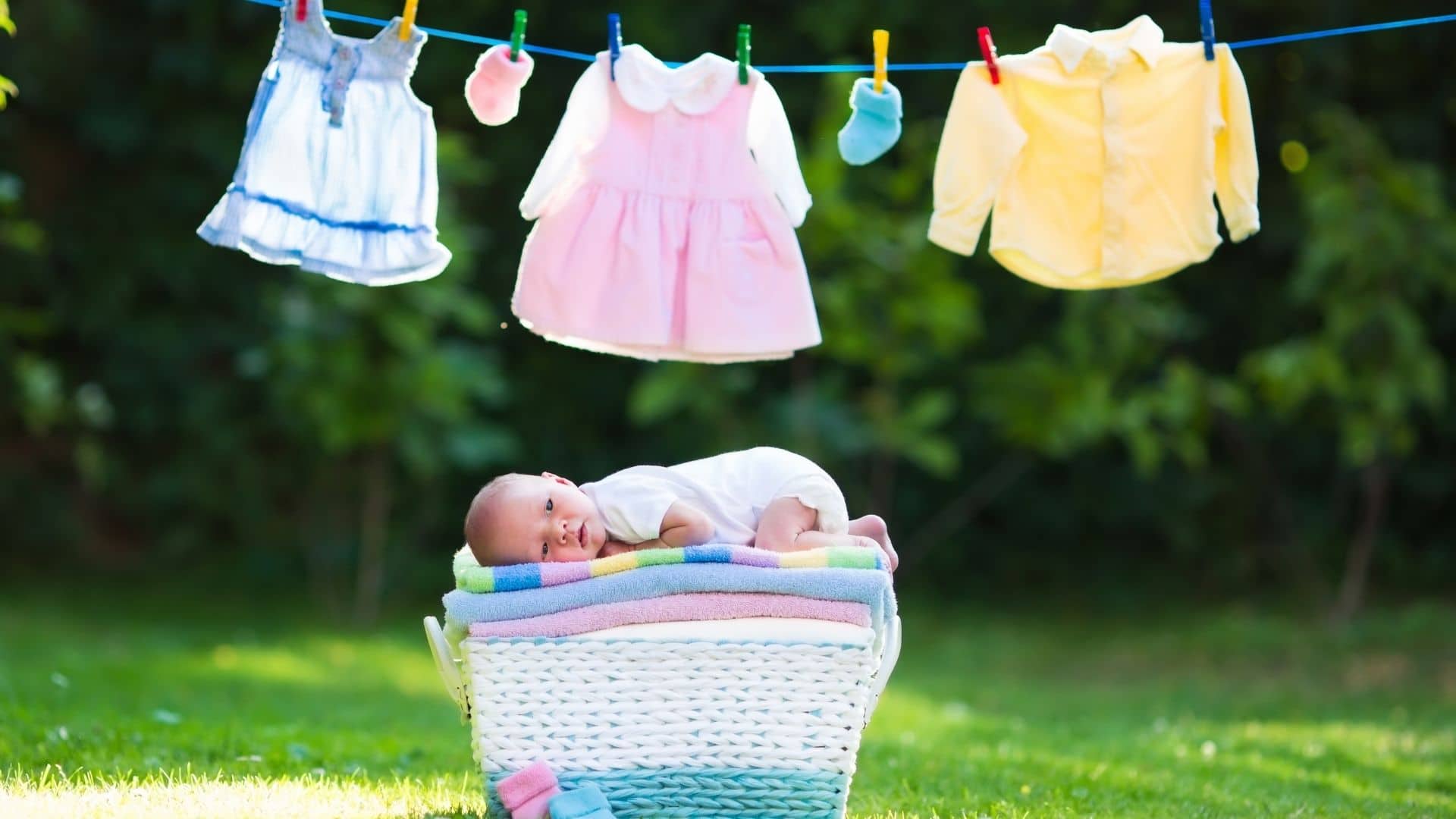 Can baby clothes be washed in a washing machine?