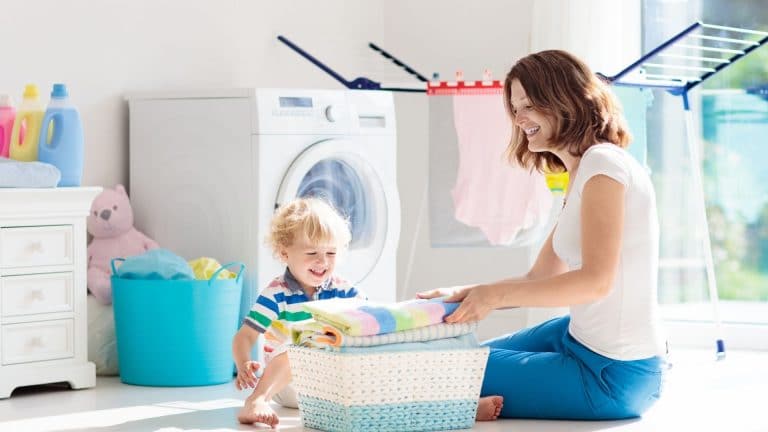 How to clean a washing machine with agitator